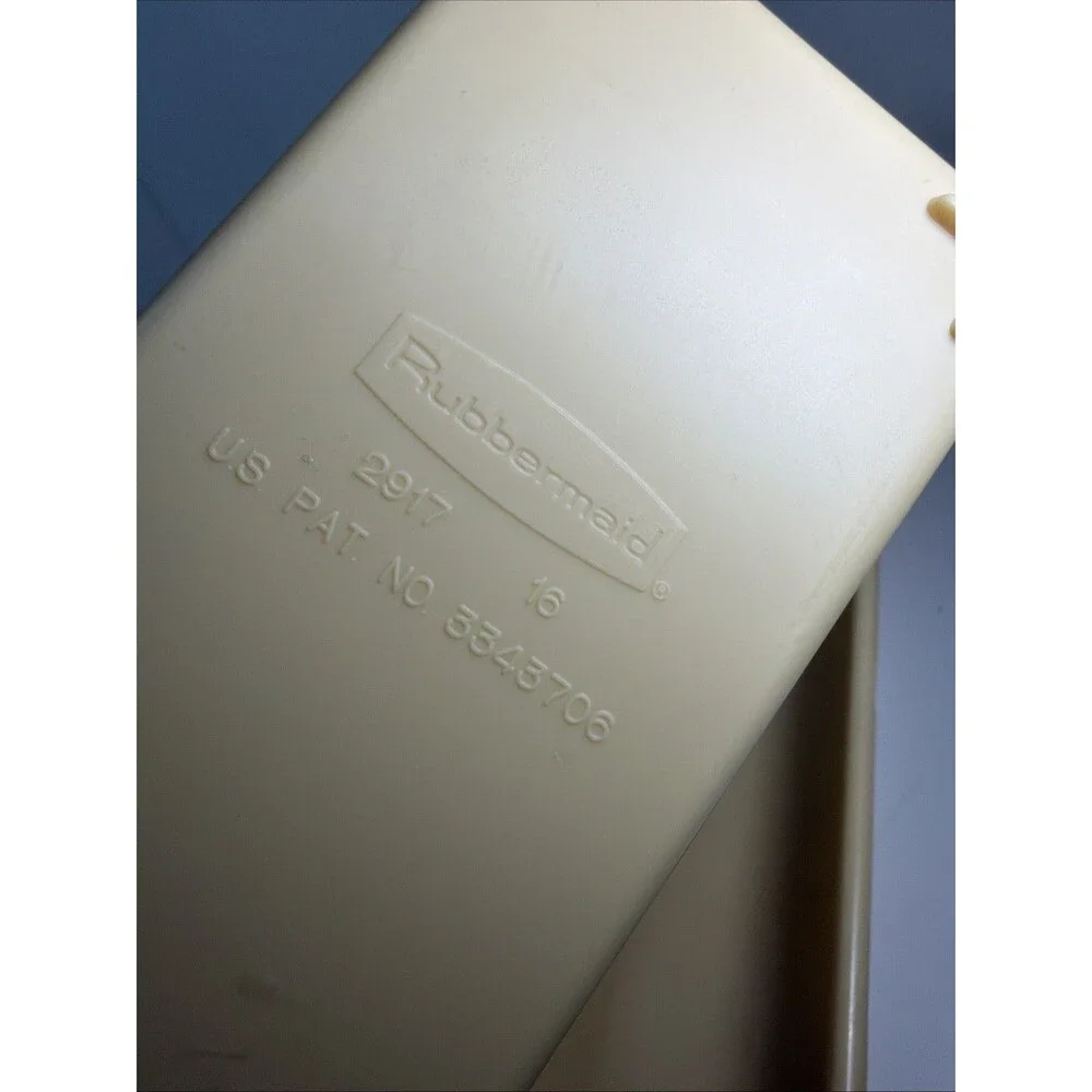 Rubbermaid good vintage